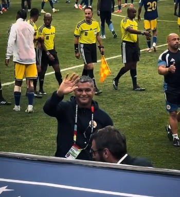 前陕西联合主帅乔瓦尼世界杯赛场问候中国球迷